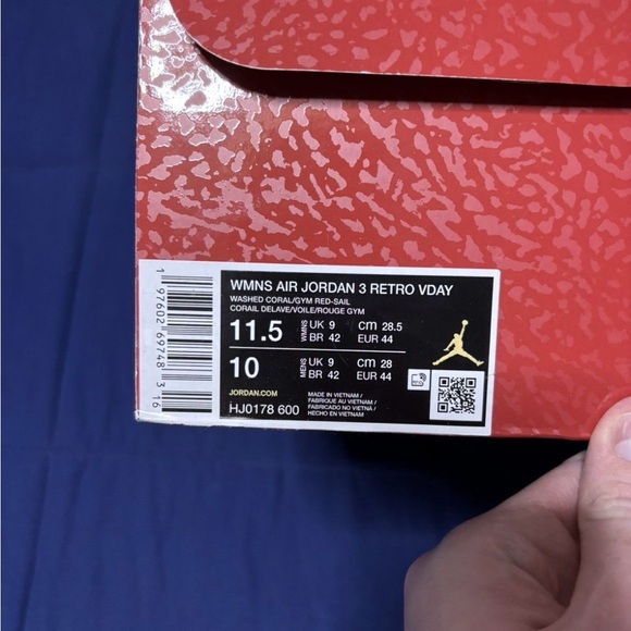 Jordan 3 Retro Treat Yourself 2025 Size 10M/11.5W